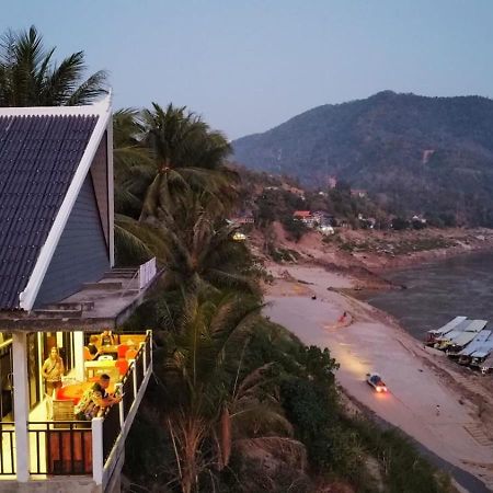 Inn Riverside Hostel Pb Muang Pakbèng 외부 사진