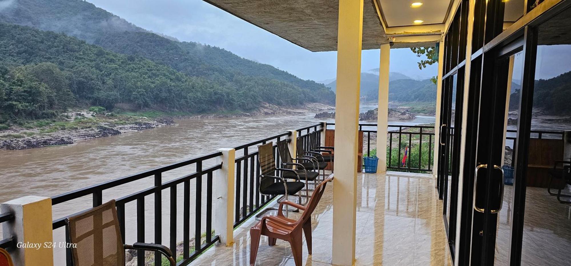 Inn Riverside Hostel Pb Muang Pakbèng 외부 사진