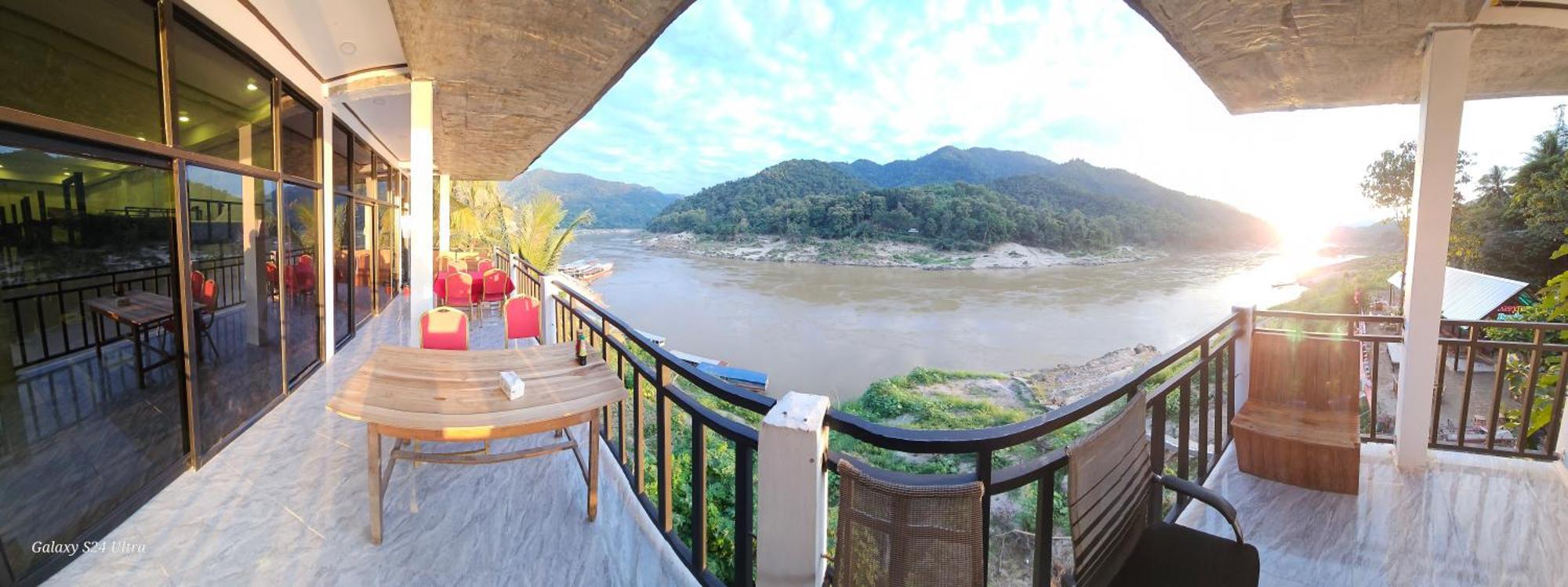 Inn Riverside Hostel Pb Muang Pakbèng 외부 사진