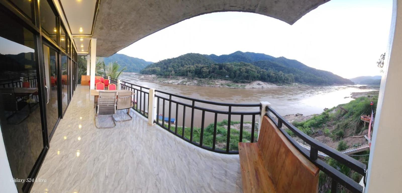 Inn Riverside Hostel Pb Muang Pakbèng 외부 사진